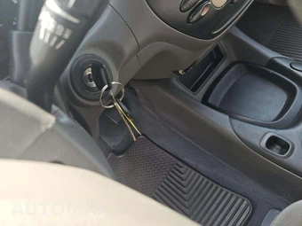 2004 Toyota Tundra SR5 Crew Cab Medium Bed – miniatura 8