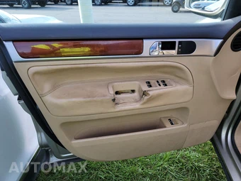2004 Volkswagen Touareg – miniatura 9