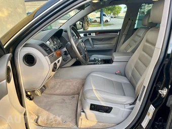 2004 Volkswagen Touareg – miniatura 13