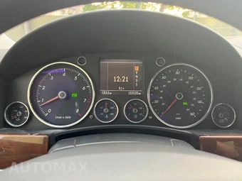 2004 Volkswagen Touareg – miniatura 17