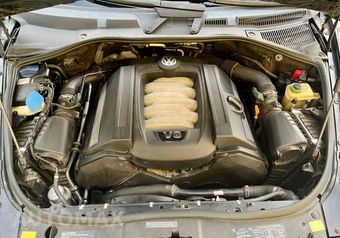 2004 Volkswagen Touareg – miniatura 32