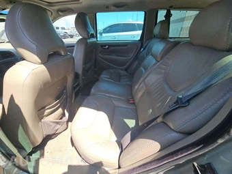 2004 Volvo XC70 w/Moonroof - miniatura 13