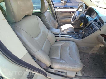 2004 Volvo XC70 w/Moonroof - miniatura 18