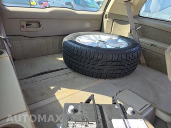 2004 Volvo XC90 2.5T w/Moonroof & 3rd Row – miniatura 14