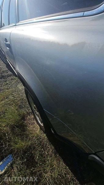2004 Volvo XC90 2.5T w/Moonroof & 3rd Row – miniatura 3