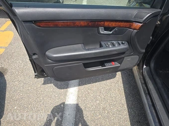 2005 Audi A4 3.0 Sedan – miniatura 9
