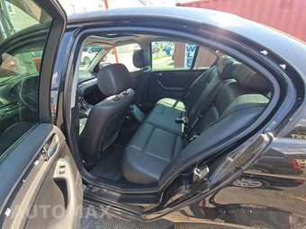 2005 BMW 3 Series Sedan 325xi – miniatura 13