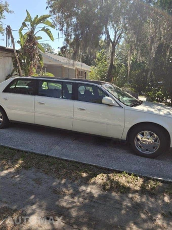 2005 Cadillac DeVille Base – miniatura 3
