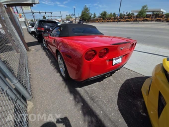 2005 Chevrolet Corvette Convertible - miniatura 2
