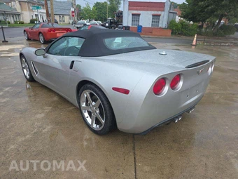 2005 Chevrolet Corvette Convertible - miniatura 2