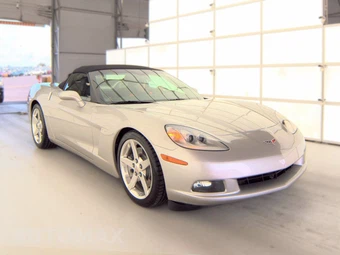 2005 Chevrolet Corvette Convertible - miniatura 3