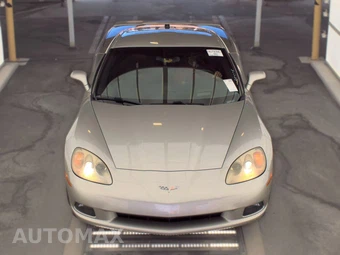 2005 Chevrolet Corvette Coupe - miniatura 2