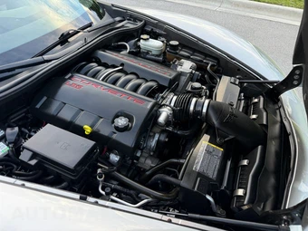 2005 Chevrolet Corvette Coupe - miniatura 18