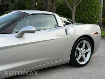 2005 Chevrolet Corvette Coupe - miniatura 27