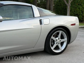 2005 Chevrolet Corvette Coupe - miniatura 29
