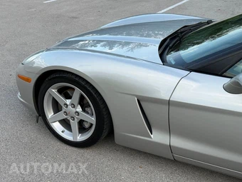 2005 Chevrolet Corvette Coupe - miniatura 31