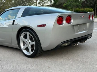 2005 Chevrolet Corvette Coupe - miniatura 37