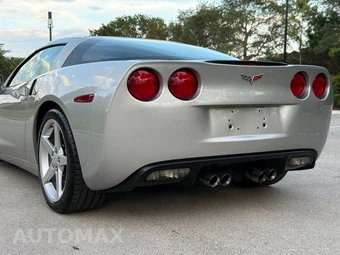 2005 Chevrolet Corvette Coupe - miniatura 39