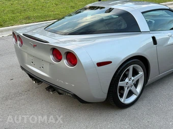 2005 Chevrolet Corvette Coupe - miniatura 46