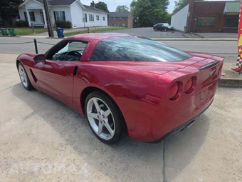 2005 Chevrolet Corvette Coupe - miniatura 2