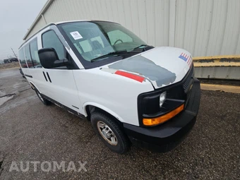 2005 Chevrolet Express 2500 Cargo Van 1SA 135.0" WB - miniatura 3