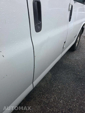 2005 Chevrolet Express 2500 Cargo Van 1SA 135.0" WB - miniatura 32