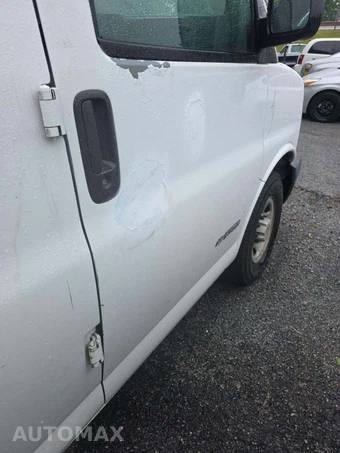 2005 Chevrolet Express 2500 Cargo Van 1SA 135.0" WB - miniatura 33