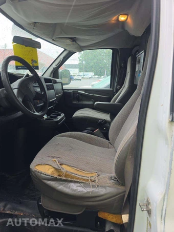 2005 Chevrolet Express 2500 Cargo Van 1SA 135.0" WB - miniatura 6