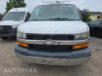 2005 Chevrolet Express 3500 Cutaway 1SA 9600 GVWR - miniatura 2