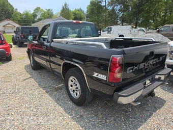 2005 Chevrolet Silverado 1500 Regular Cab Medium Bed 1SA - miniatura 2