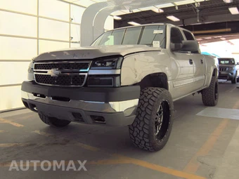 2005 Chevrolet Silverado 2500HD LS Crew Cab Medium Bed 1SB