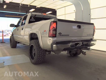 2005 Chevrolet Silverado 2500HD LS Crew Cab Medium Bed 1SB – miniatura 6