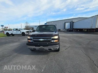 2005 Chevrolet Silverado 2500HD LS Extended Cab Medium Bed 1SB w/Rear Doors - miniatura 2