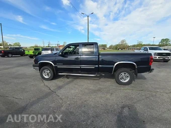 2005 Chevrolet Silverado 2500HD LS Extended Cab Medium Bed 1SB w/Rear Doors - miniatura 3