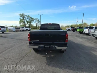 2005 Chevrolet Silverado 2500HD LS Extended Cab Medium Bed 1SB w/Rear Doors - miniatura 4