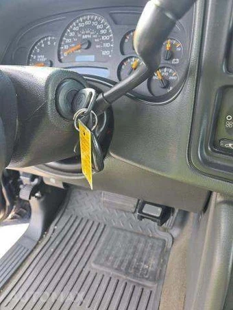 2005 Chevrolet Silverado 2500HD LS Extended Cab Medium Bed 1SB w/Rear Doors - miniatura 9