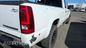 2005 Chevrolet Silverado 2500HD LT Crew Cab Long Bed 1SC - miniatura 32
