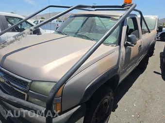 2005 Chevrolet Silverado 2500HD WT Regular Cab Long Bed 1SW