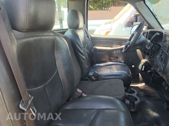 2005 Chevrolet Silverado 2500HD WT Regular Cab Long Bed 1SW – miniatura 8