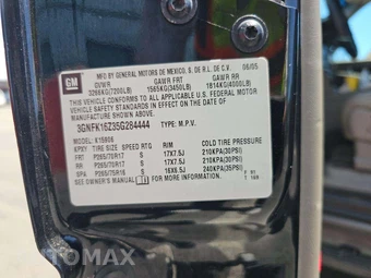 2005 Chevrolet Suburban 1500 Z71 1SL - miniatura 2