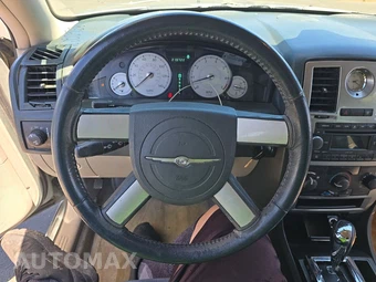 2005 Chrysler 300 Touring – miniatura 10