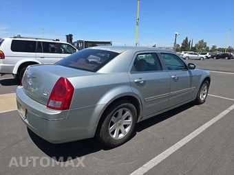 2005 Chrysler 300 Touring – miniatura 4