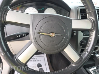 2005 Chrysler 300 Touring - miniatura 10