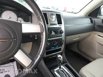 2005 Chrysler 300 Touring - miniatura 11