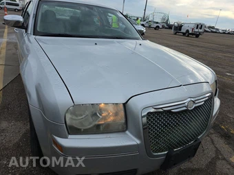 2005 Chrysler 300 Touring - miniatura 2