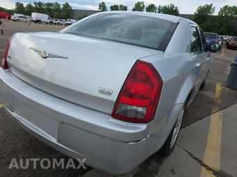 2005 Chrysler 300 Touring - miniatura 4