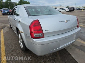 2005 Chrysler 300 Touring - miniatura 6