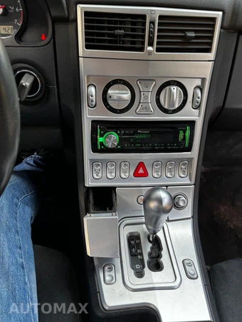 2005 Chrysler Crossfire SRT6 Coupe - miniatura 8