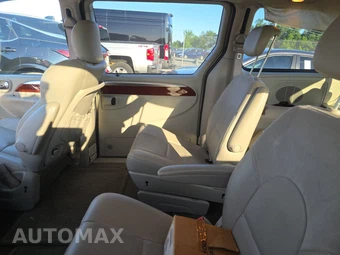 2005 Chrysler Town & Country Limited 119.3" WB - miniatura 13