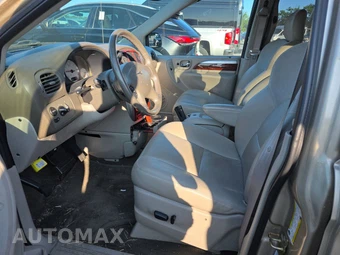 2005 Chrysler Town & Country Limited 119.3" WB - miniatura 7
